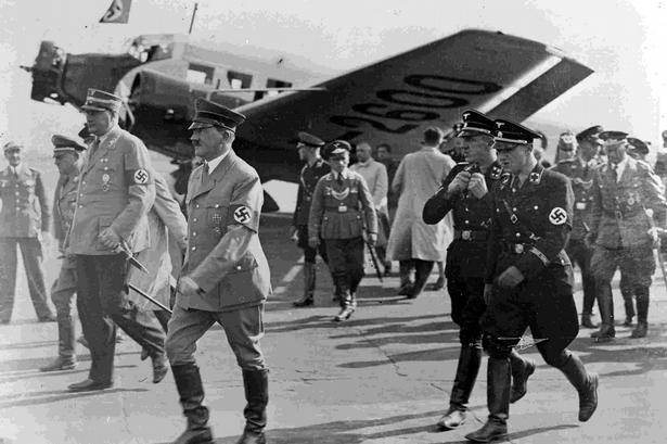 Ankomst. Hitler ankommer i Berlin d. 31. juli 1936 til åbningen af De Olympiske Lege. 