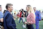 OMBEJLET. Caroline Wozniacki var en populær skikkelse ved OL-pressemødet torsdag eftermiddag i OL-byen i Rio. Her i samtale med Københavns overborgmester Frank Jensen (S). 