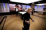 Danmarks Radio skal beskæres med 25 procent, mener Dansk Folkeparti. 