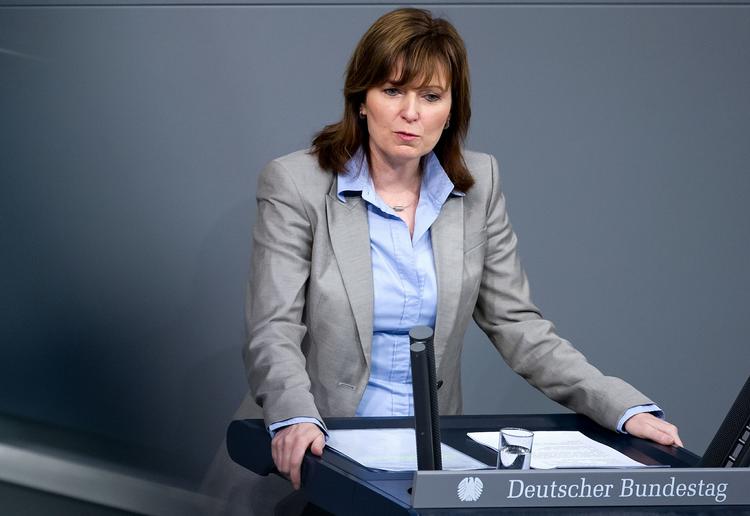 Snyd. Den tyske socialdemokrat Petra Hinz snød med sit cv. Hun har hverken studentereksamen, juridisk embedseksamen eller arbejdet i personaleafdelingen i en stor koncern. 