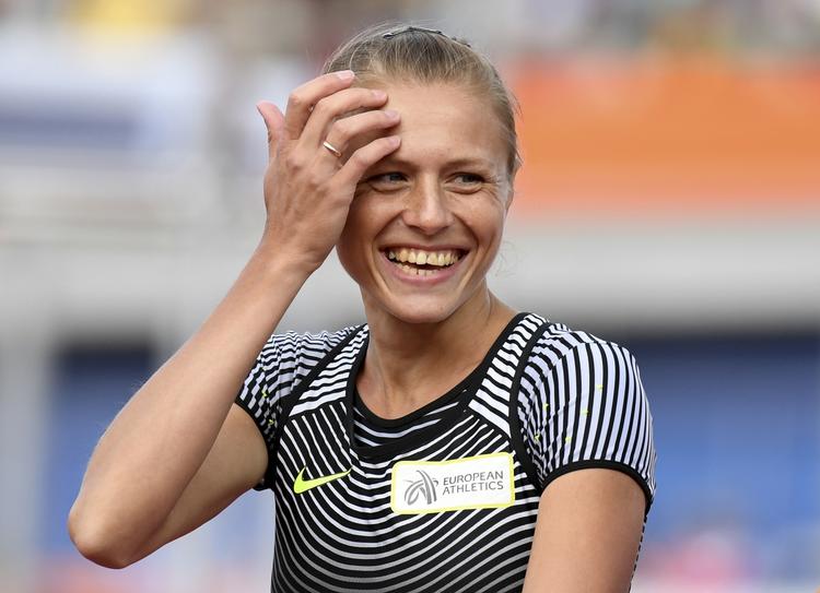 Stepanova. For en måned siden stillede hun op med EM under neutralt flag. 