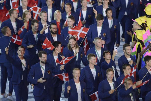 Håndbold. Mikkel Hansen og de danske håndboldherrer indtog den store arena med godt humør. 