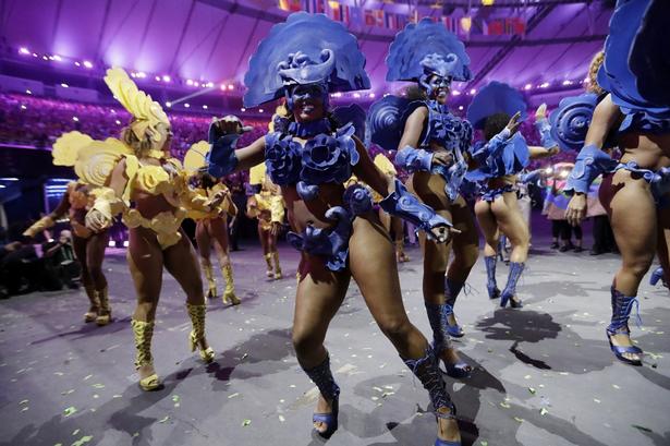 Der var ingen tvivl om, at dette års afholdes i Rio, da de mange brasilianske dansere indtog gulvet ved nattens åbningsceremoni. 