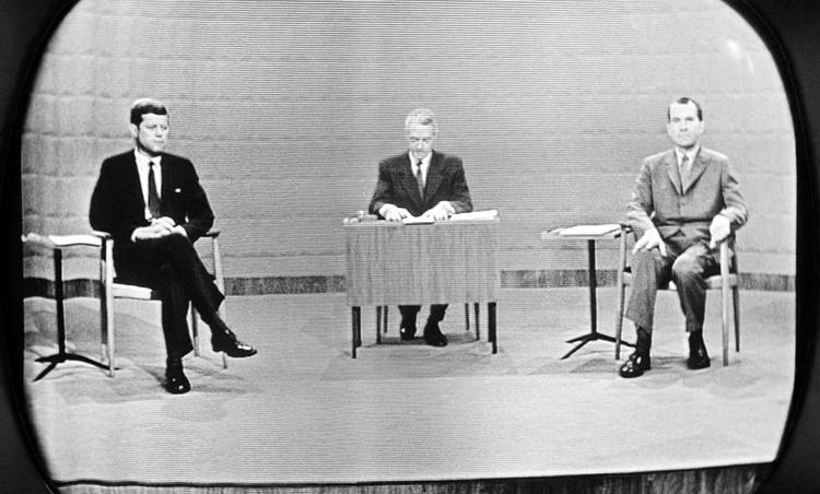 sjusket. Kennedy så bedre ud på tv end Nixon. Kennedy blev derfor opfattet som den klare vinder blandt tv-debattens seere. 