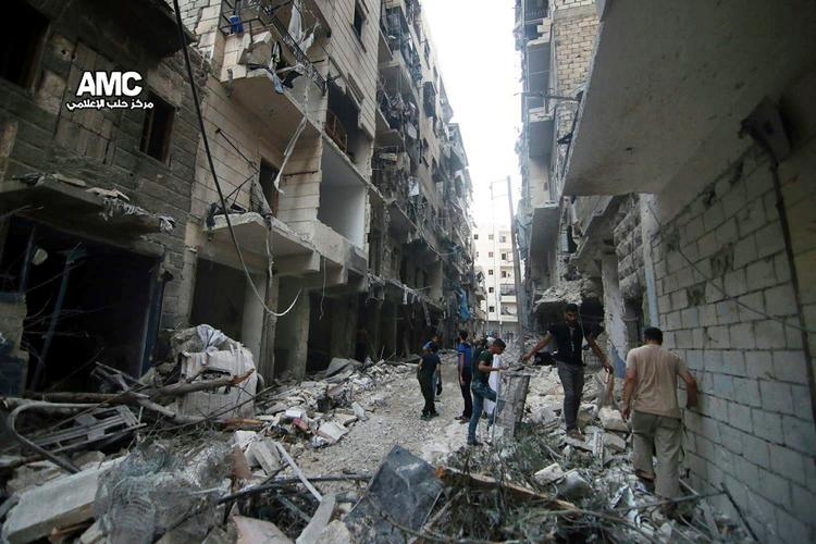 Borgerkrig. Ødelagte bygninger i Aleppo efter bombeangreb. foto fra 29. juli. 