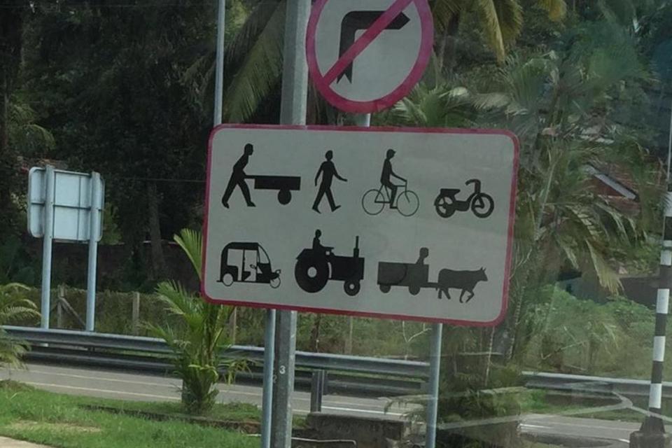 SORTERING. Dette skilt stødte vi på denne sommer ved motorvejstilkørslen i Negombo i Sri Lanka. Så kan man næsten ikke være i tvivl. Læserfoto: Lene Hvirvelkær 