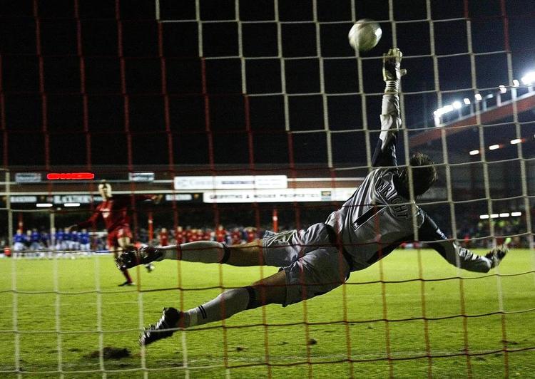 BRÆNDT. Det koste deVurlon Mills dyrt at drømme om et eventyr og pokaldramatik i Bristol City. 