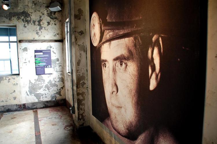 SLIDSOMT. Det var et hårdt liv at være minearbejder i Cornwall, men tidligere var en af de vigtigste industrier i området. Originalfoto: Paul Deakin 