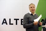 Pres. Hvis man sænker arbejdstiden, vil det også slække presset på velfærdssystemet, mener Alternativets partileder, Uffe Elbæk. 