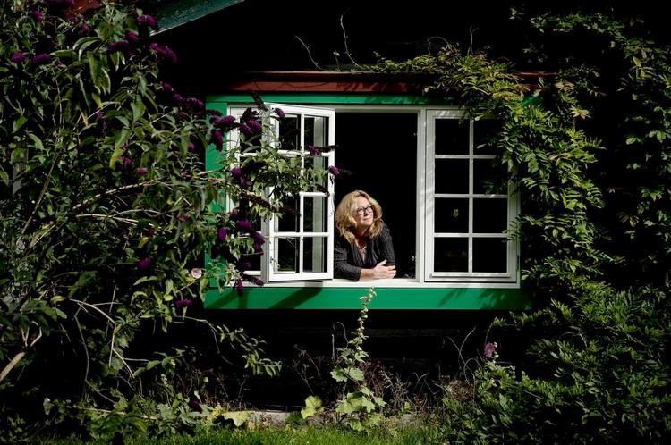 Ildsjæl. Helena Drewes pendler mellem Danmark og Rusland for at udbrede viden om økologi. 