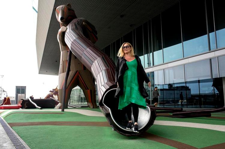 Hjemby? Rikke Øxner på legepladsen Kloden på DOKK1 i hendes nye anden hjemby Aarhus. 