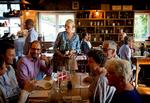 Kulisse. La Vecchia Enoteca i Holte foregiver at være en autentisk italiener, men maden består af dårlige råvarer meget langt fra Italien. 