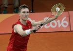 overlegen. Viktor Axelsen var nervøs før sin første olympiske optræden, men danskeren fik hurtigt rystet nerverne af sig. 