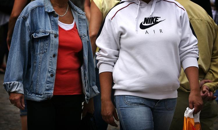 INAKTIV. Hver tredje dansker tager mindre end 7.500 skridt om dagen. Derimod tager Amish-folk i gennemsnit 16.000 skridt om dagen. 