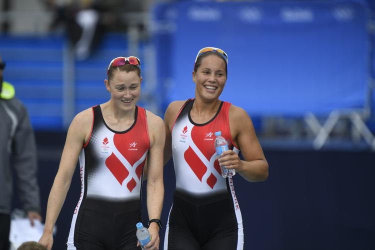 Medaljeglæde. Anne Dsane Andersen (th.) og Lærke Berg Rasmussen (tv.) vandt olympiske bronze i toer uden styrmand. 
