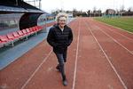 løbebane. Annelise Dam Olesen var både med ved OL i 1968 og 1972 for Danmark. Her er hun fotograferet på Hvidovre stadion. 