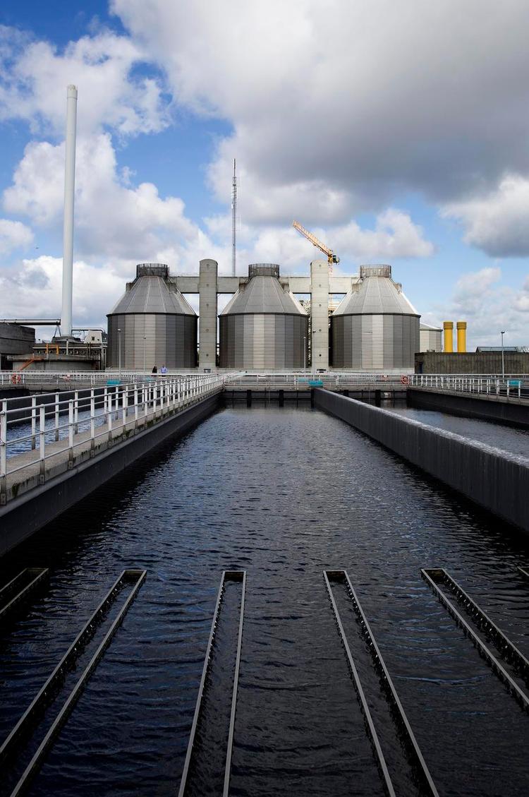 Lynetten. Her renser de spildevandet fra 1,2 millioner indbyggere i hovedstandsomrpdet. Og så udvinder de masser af energi. 