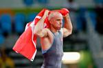 Mark O. Madsen glæder sig over at have sikret sig en OL-medalje. 