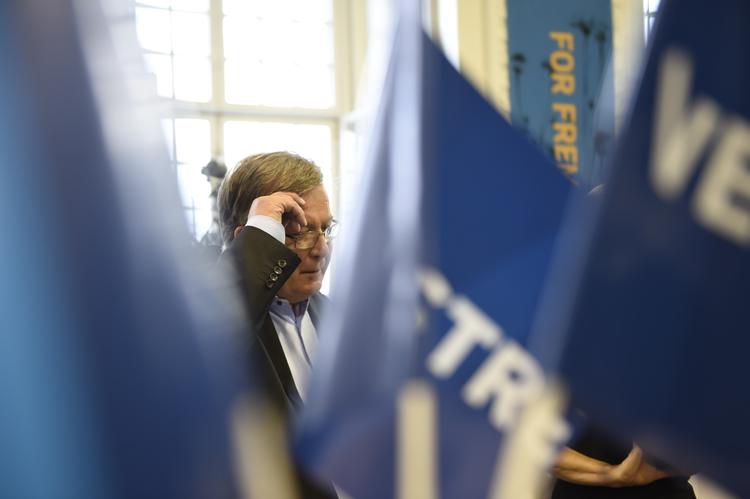 VALGKAMP. Finansminister Claus Hjort Frederiksen førte valgkamp for penge, der skulle have været indberettet på grund af beløbets størrelse. Nu er hans valgkreds politianmeldt for brud på 'lov om private bidrag til politiske partier og offentliggørelse af politiske partiers regnskaber'. 