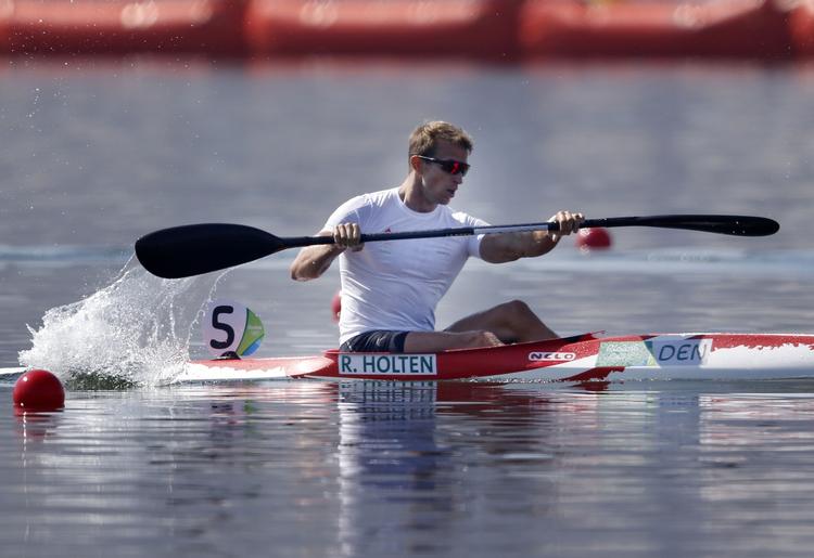 René Holten i aktion på den olympiske bane i Rio for et år siden. Det var her, alt gik galt for den håbefulde dansker. Men nu er han på vej mod en ny olympisk udfordring i Tokyo 2020. Og måske også i 2024. Det vil han ikke helt udelukke, siger han til Politiken. 