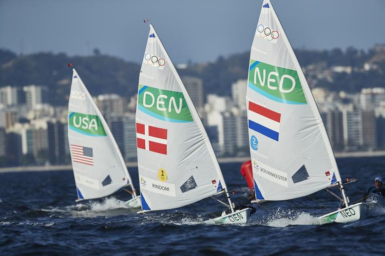 duellen. I mandagens medal race skal Anne-Marie Rindom være tre placeringer foran hollænderen Marit Bouwmeester for at kunne blive olympisk mester. 