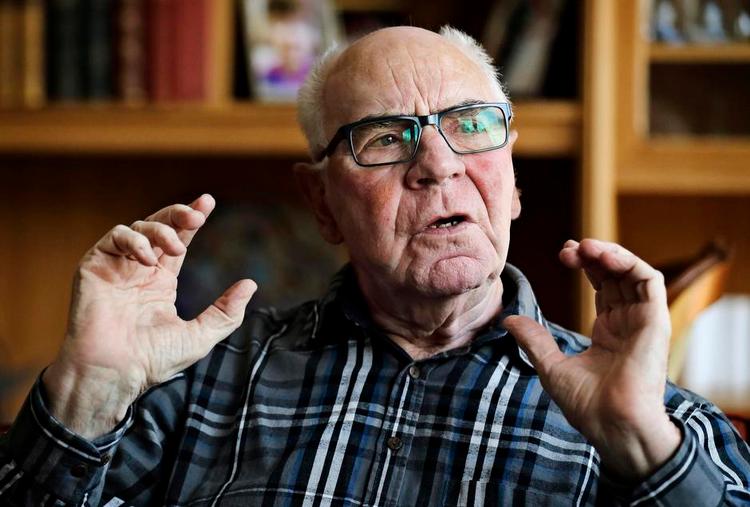 Amatør. Elo Tostenæs og hans rokammerater var amatører. Og han mener, at der skal være plads til en civil karriere ved siden af sporten. 