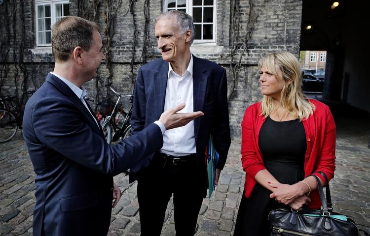 »Man skal ikke kunne få offentlige støttekroner til radikaliserende aktiviteter«, siger sociaeldemokraternes Trine Bramsen (th.). Arkivfoto. 