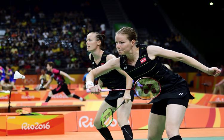 sådan. Kamilla Rytter Juhl og Christinna Pedersen jubler efter at have vundet et point på vejen mod kvartfinalesejr ved OL. 