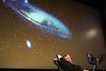 HORISONT. Fysikeren Stephen Hawking har som få formået at flytte menneskets viden om universet. Her er han under en forelæsning på Geneves Universitet i 2009. 