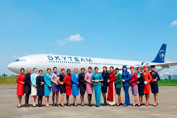 2014-skyteam-flight-attendants