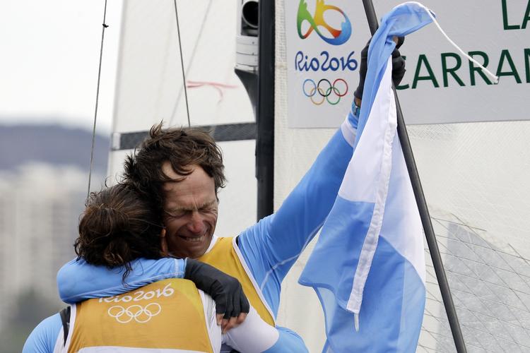 bevæget. Der var masser af følelser involveret, da Santiago Lange og Cecilia Carranza Saroli blev olympiske mestre. 
