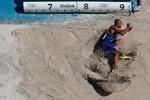 Frelseren.  Ashton Eaton er storfavorit til at vinde guld i tikamp, og amerikaneren vandt blandt andet længdespring på konkurrencens første dag. 