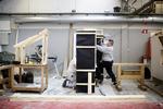 faglært. På Erhvervsskolen i Nordsjælland uddaner unge sig til tømrer. Her er to studerende på 2. hovedforløb af tømreruddannelsen. 