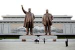 Den amerikanske regering har truet Nordkorea med krig og flere sanktioner, men har alligevel i flere uger holdt en dør åben for forhandlinger. 