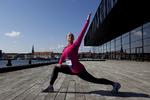 PILATES. Indlæg pilates på løbeturen. Se Frida Hallqvists video til brug på løbeturen. 
