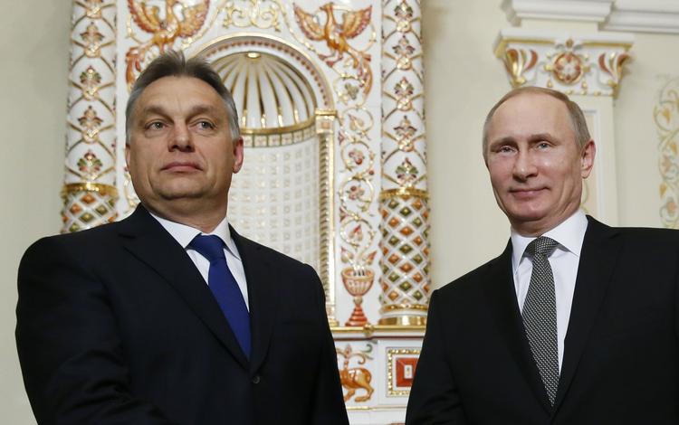 Venner. Den tyske professor, Andreas Wisching, ser med stor bekymring på den nationalistiske udvikling, som de europæiske demokratier har gennemgået. På billede ses den ungarske præsident Viktor Orban (t.v.) sammen med den russiske præsident Vladimir Putin. 