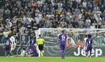 2-1. Gonzalo Higuain (tv) scorer det afgørende mål for sin nye klub mod Fiorentina. 