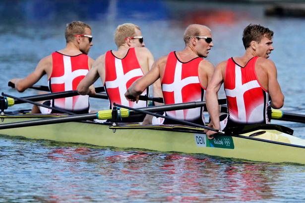 Letvægtsfireren: Morten Jørgensen, Jacob Barsøe, Jacob Søgaard, Kasper Winther Jørgensen efter at sølvet er i hus.. 