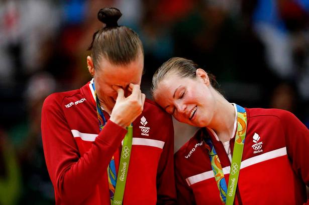 De danske badmintonspillere Kamilla Rytter Juhl og Christinna Pedersen tabte finalen mod Japans Misaki Matsutomo og Ayaka Takahashi, fik sølv - og var lykkelige.  