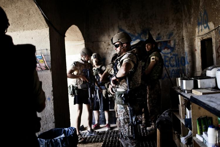 HJEMVENDT. Der skal gøres noget, for landets krigsveteraner, lyder det fra flere sider på Christiansborg. Hvordan den nuværende indsats bør forbedres, er der forskellige holdninger til. 