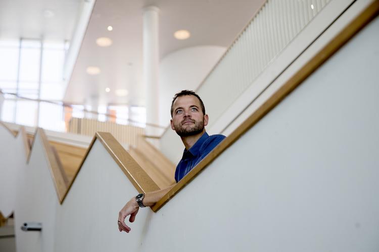 Politik. Uddannelse skal være i centrum for de investeringer, som regeringen kan tilvejebringe ved hjælp af en ny 2025-plan, siger politisk leder Morten Østergaard (R), der her gæster Øsrestad Gymnasium på Amager. 