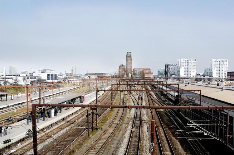 Højdespringer. Hvis Danicas nye forslag til bebyggelse af postgrunden går igennem, vil det højeste tårn på 115 meter overgå det på Københavns Rådhus med 10 meter. 