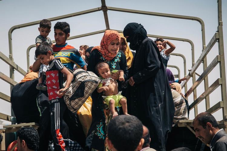 mange. FN forudser, at 1,2 millioner syrere kan blive berørt som følge af en militær offensiv mod den irakiske by Mosul. 