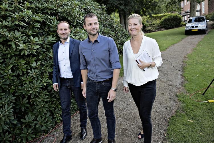 toptrio. Tre radikale toppolitikere på vej til presemøde: Martin Lidegaard, Morten Østergaard og Sofie Carsten Nielsen. 
