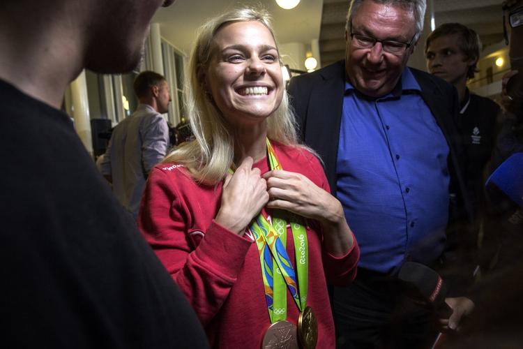 Velkomst. De danske OL-atleter blev tirsdag aften budt velkommen hjem af familie og pressefolk. 