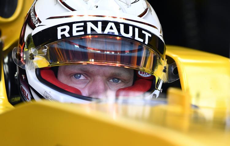 selvtillid. Kevin Magnussen og formel 1-feltet skal efter en måneds pause køre igen søndag i Belgien. 