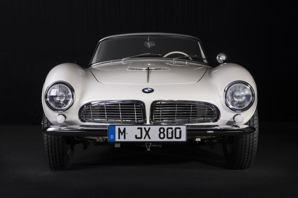 Alt skinner og er i perfekt stand i den restaurerede BMW 507. Foto: BMW 