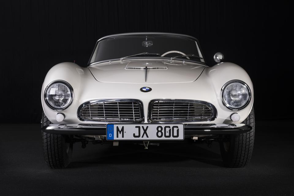 Alt skinner og er i perfekt stand i den restaurerede BMW 507. Foto: BMW 