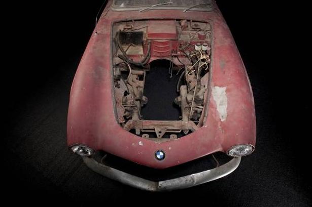 På et tidspunkt havde Presleys BMW en amerikansk V8-motor. Foto: BMW 
