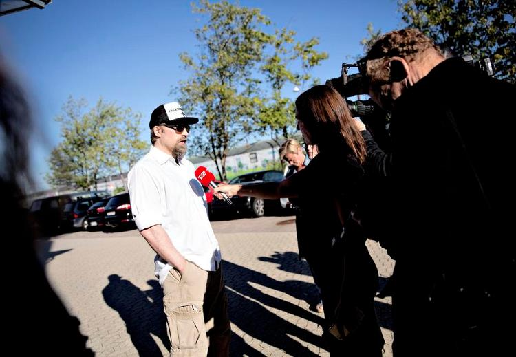 ballade. Flere af sagens øvrige tiltalte var mødt op til retsmødet, deriblandt forfatter og tidligere Se og Hør-journalist Ken B Rasmussen, der i 2014 satte hele skandalen i gang med sin selvbiografiske roman 'Livet, det forbandede'. 